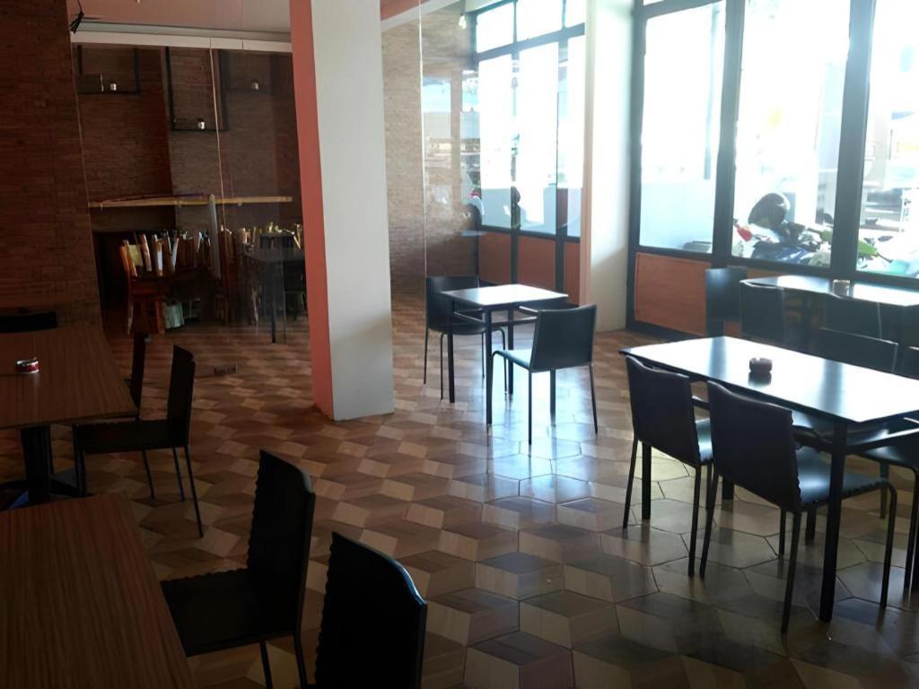 Mira Hotel Banjarmasin  Zewnętrze zdjęcie